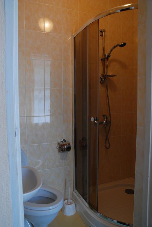 Filvarki-Centre Kamianets-Podilskyi Habitación foto